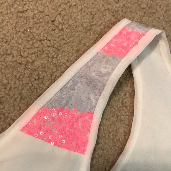 White tank top - Picture 2 of 3